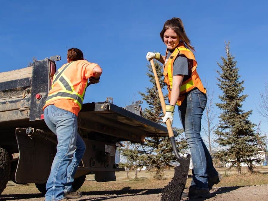 Ih county road workers 01